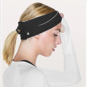 NWT Lululemon Cross Chill Ear Warmer